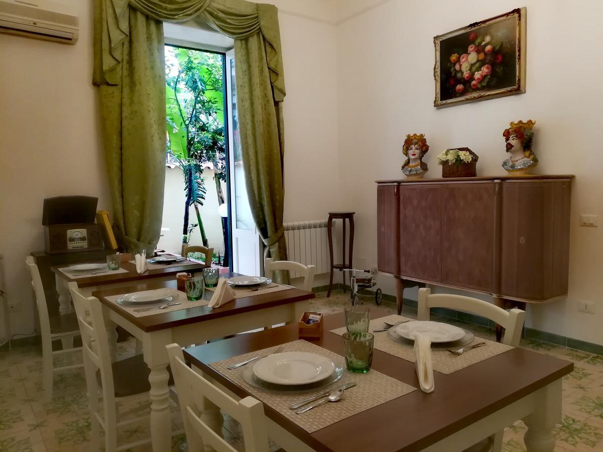 Le Rose Del Viale Bed & Breakfast Palermo Exterior photo