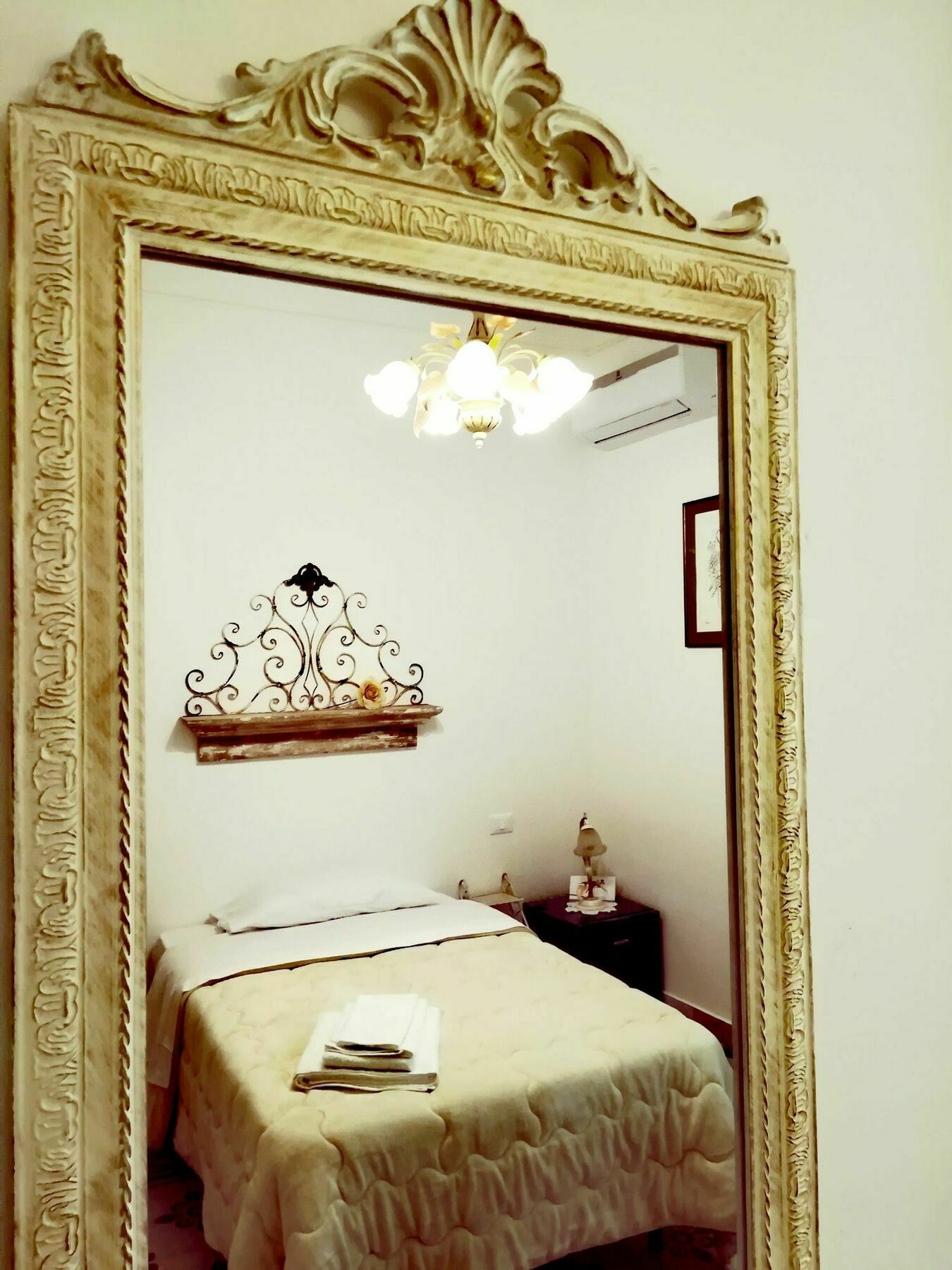 Le Rose Del Viale Bed & Breakfast Palermo Exterior photo